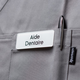 Badge magnétique d’aide dentaire - Blanc