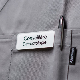 Badge magnétique de conseillère dermatologie - Blanc